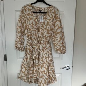 NWT Torrid Beige and White Leaf-Print Mini Dress with Tie Waist